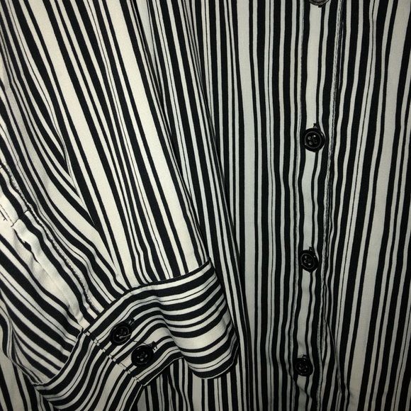 Button-up - Picture 4 of 6